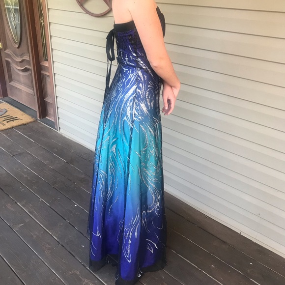 Formal Event Dress - Picture 8 of 8